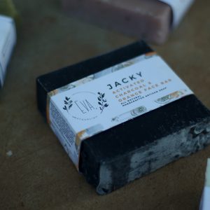 Jacky - Large Dark Orange Face Bar
